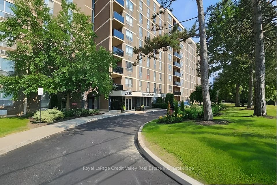 2835 Islington Avenue 209, Toronto, ON M9L 2K2 – main photo