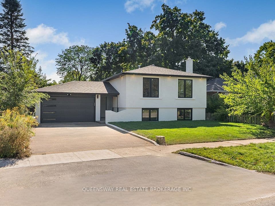 1128 Pinegrove Road, Oakville, ON L6L 2W6 – main photo