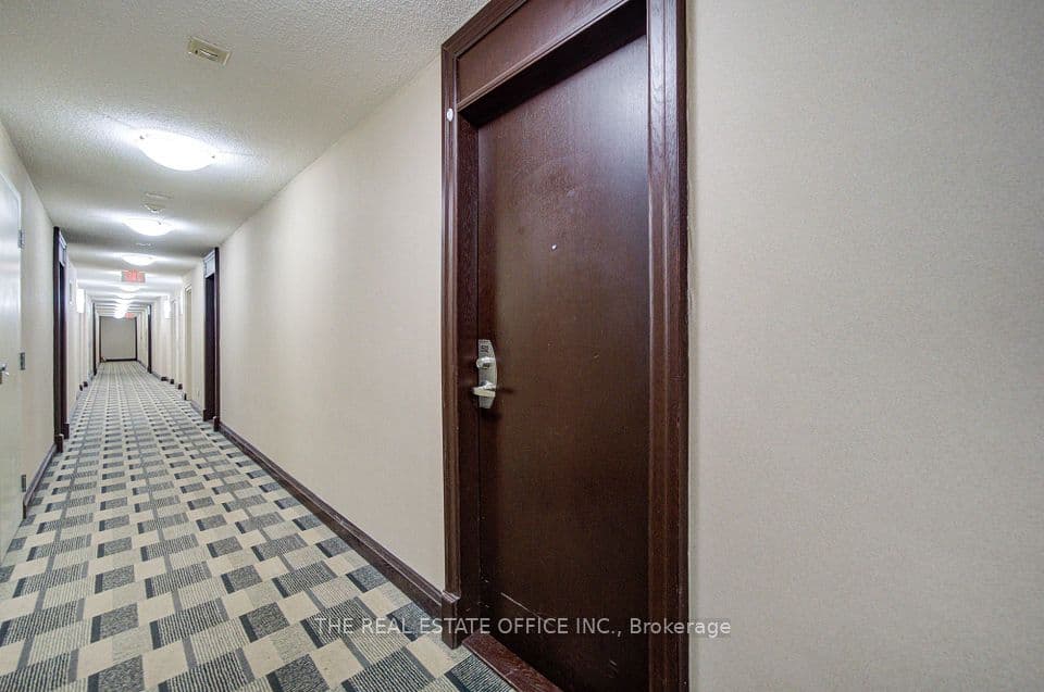 208 Enfield Place 1502, Mississauga, ON L5B 0B8 – photo 3