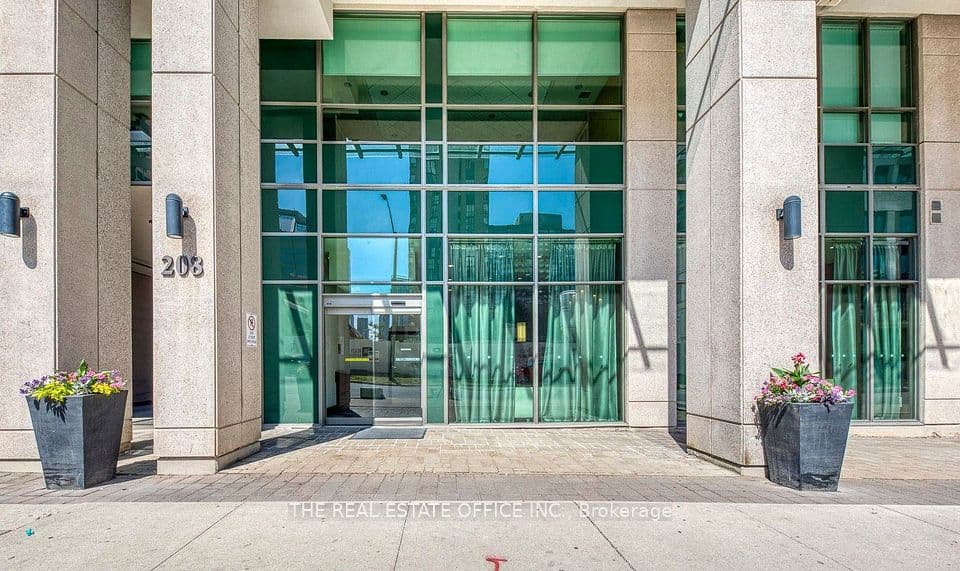 208 Enfield Place 1502, Mississauga, ON L5B 0B8 – photo 2