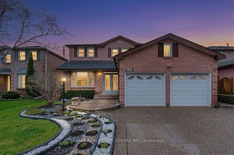 339 Parklane Road, Oakville, ON L6H 4J4 – main photo