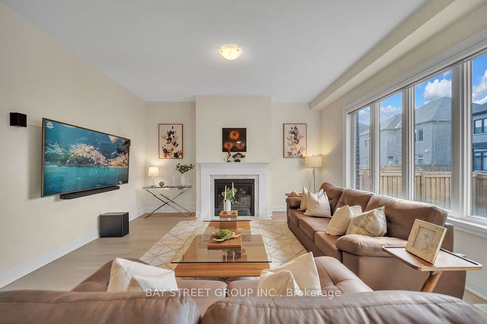 2411 Saw Whet Boulevard, Oakville, ON L6M 5L5 – photo 2
