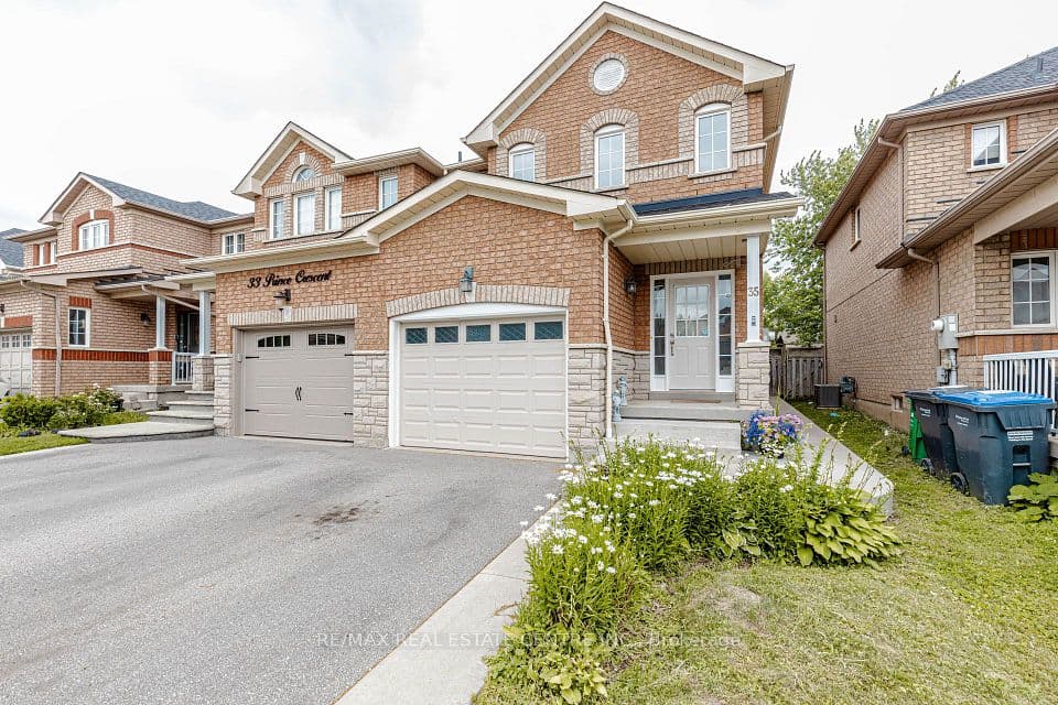 35 Prince Crescent, Brampton, ON L7A 2C8 – photo 2