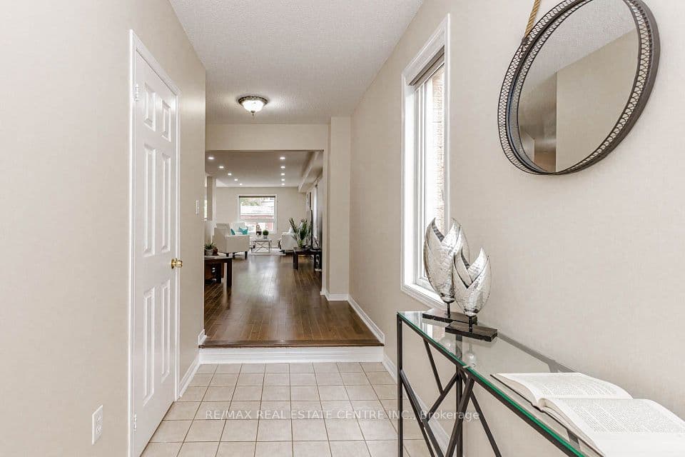 35 Prince Crescent, Brampton, ON L7A 2C8 – photo 3