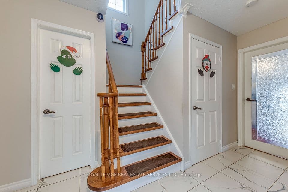 3390 Chartrand Crescent, Mississauga, ON L5L 4C4 – photo 3