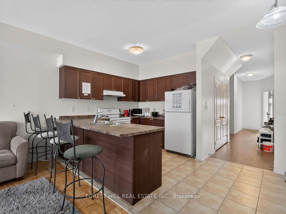 4 Evelyn Wiggins Drive, Toronto, ON M3J 0G3 – photo 3