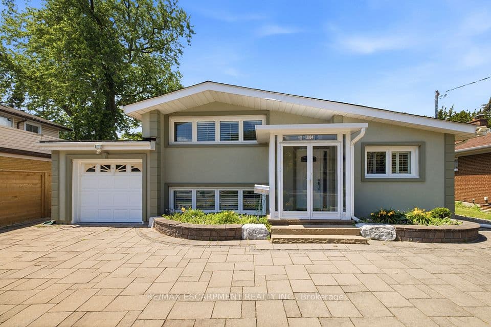 3084 Constitution Boulevard, Mississauga, ON L4Y 2Z2 – main photo