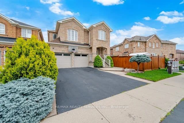 19 Thornbush Boulevard, Brampton, ON L7A 0K5 – photo 3