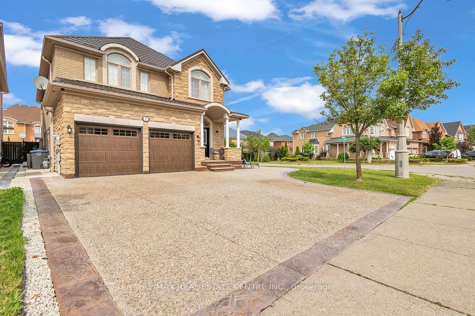 2 Janetville Street, Brampton, ON L6P 2A3 – photo 3