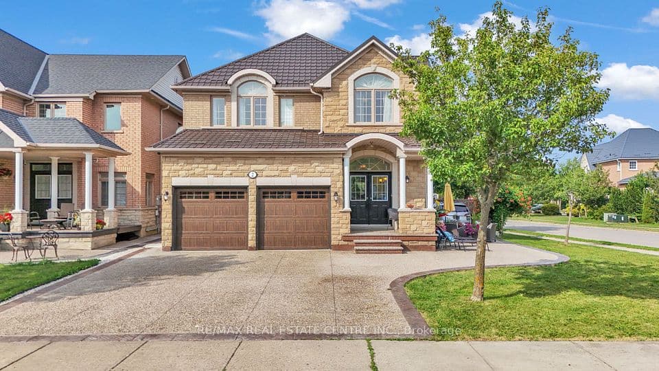 2 Janetville Street, Brampton, ON L6P 2A3 – main photo