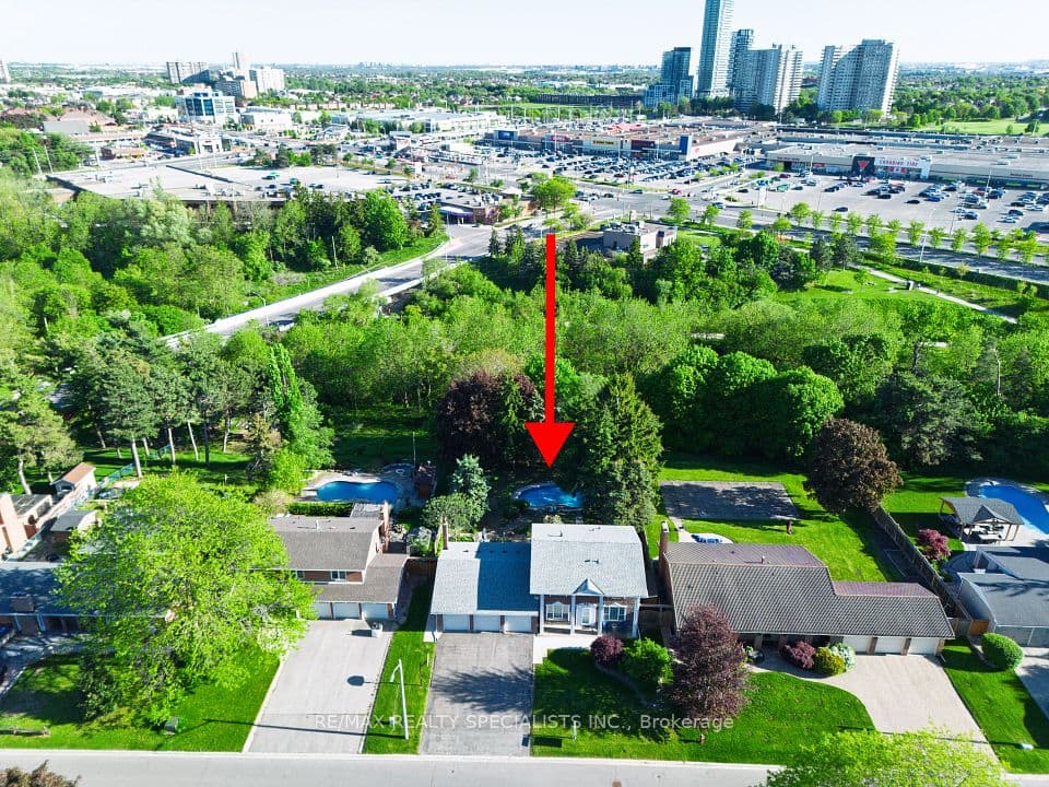 8 River View Drive, Brampton, ON L6W 2E5 – photo 3