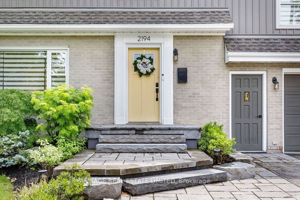 2194 Yorkshire Crescent, Burlington, ON L7R 1V7 – photo 2