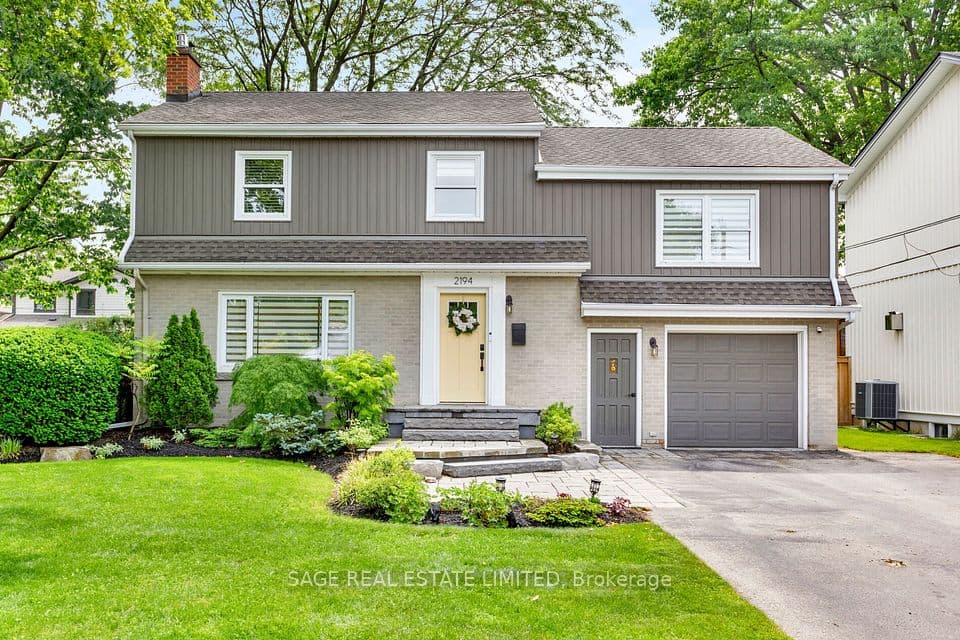 2194 Yorkshire Crescent, Burlington, ON L7R 1V7 – main photo