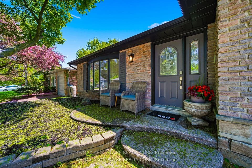 2306 Devon Road, Oakville, ON L6J 5R4 – photo 3