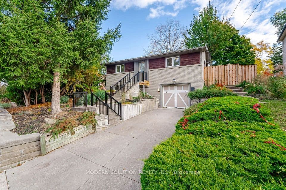 2557 Mindemoya Road, Mississauga, ON L5C 2R1 – photo 2