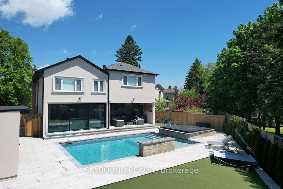 2711 Spruce Needle Court, Mississauga, ON L5L 1N2 – main photo