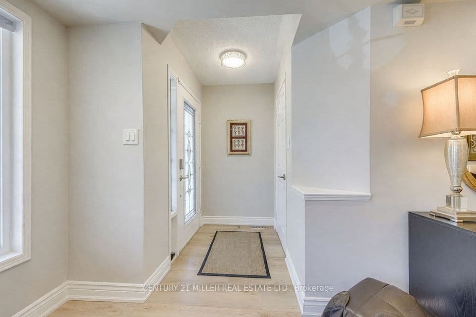 215 ROXTON Road, Oakville, ON L6H 6M9 – photo 3