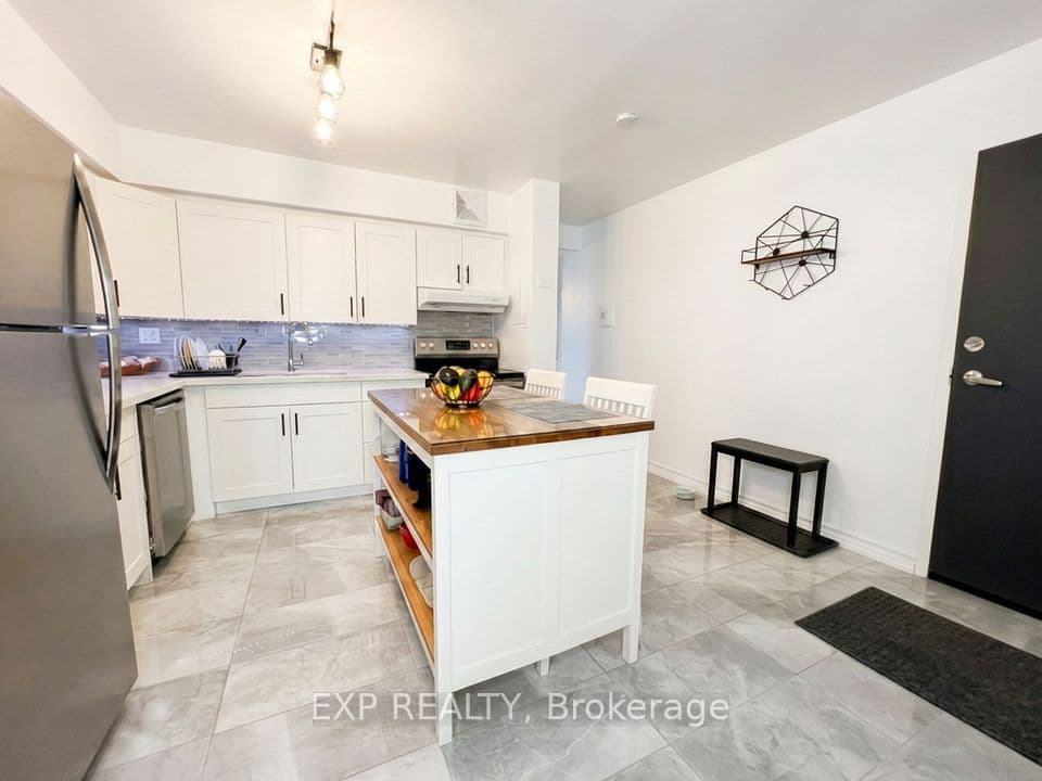 1100 Caven Street 406, Mississauga, ON L5G 4N3 – photo 2