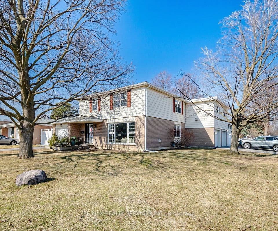 15 Braemar Drive, Brampton, ON L6T 2L5 – main photo