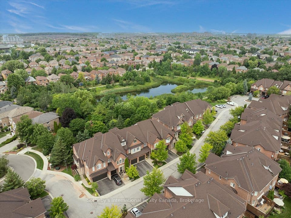 300 Ravineview Way 41, Oakville, ON L6H 7J2 – main photo