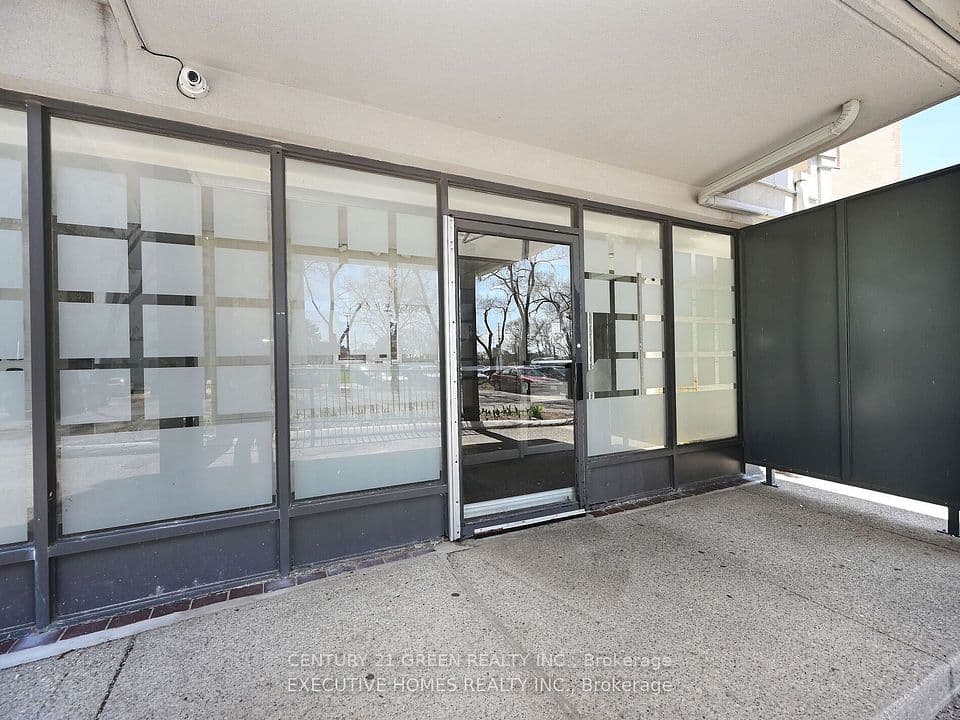 3065 Queen Frederica Drive 902, Mississauga, ON L4Y 3A3 – photo 2
