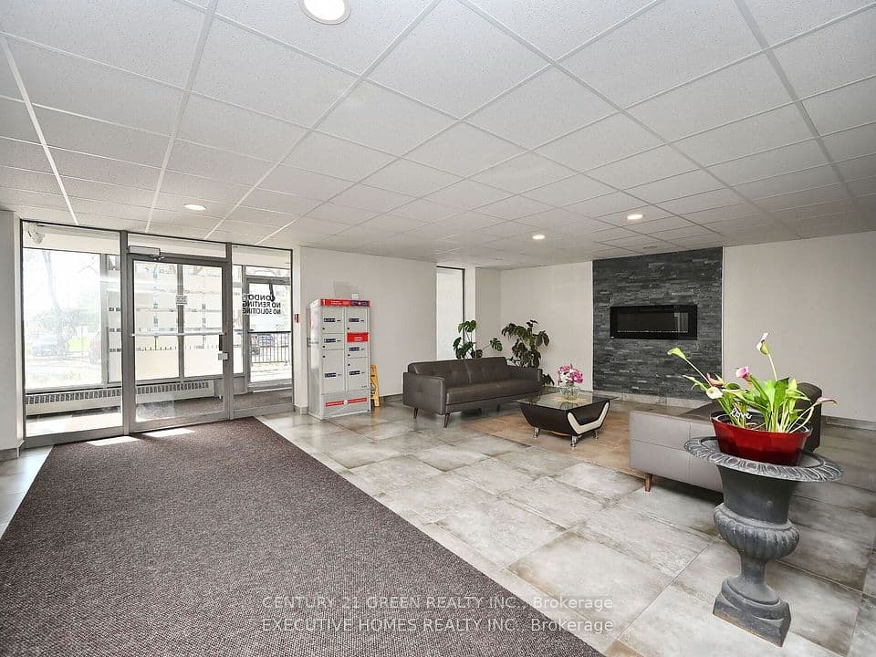 3065 Queen Frederica Drive 902, Mississauga, ON L4Y 3A3 – photo 3