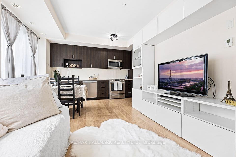 1120 Briar Hill Avenue 306, Toronto, ON M6B 0A9 – photo 2