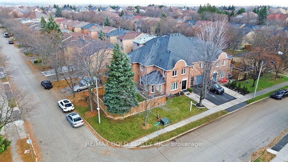 20 Clover Bloom Road, Brampton, ON L6R 1R8 – photo 2
