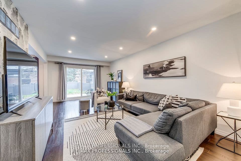 4345 Bloor Street W 51, Toronto, ON M9C 2A4 – photo 3