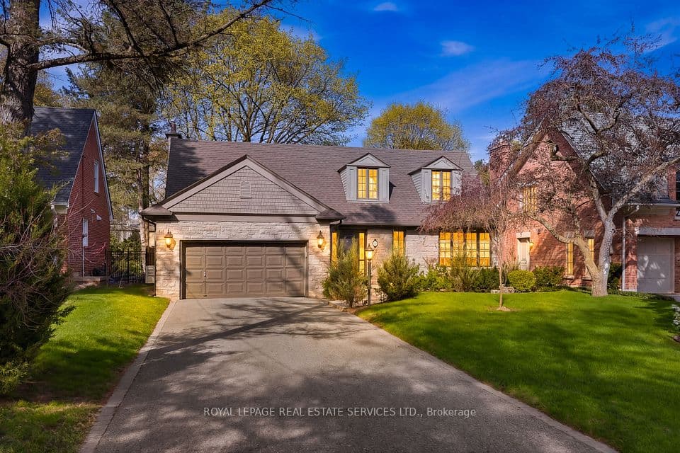 59 Edgevalley Drive, Toronto, ON M9A 4P2 – main photo