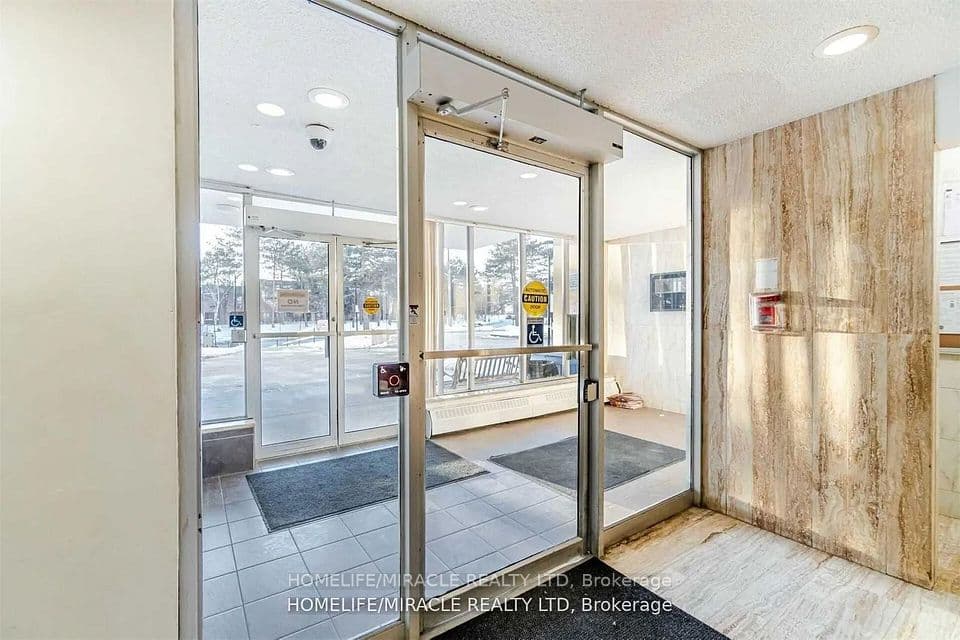 335 Driftwood Avenue 909, Toronto, ON M3N 2P3 – photo 3