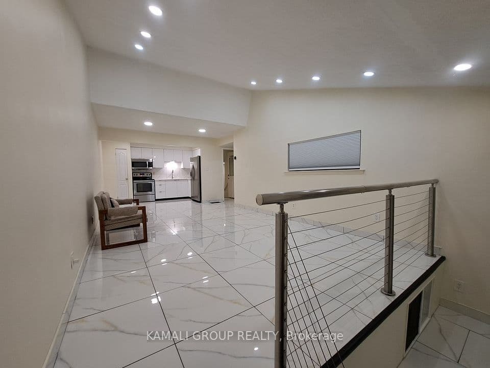 262 John Garland Boulevard, Toronto, ON M9V 1N8 – photo 2