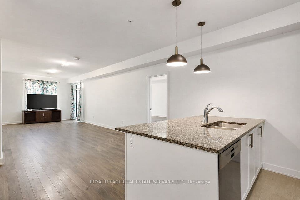 150 Oak Park Boulevard 420, Oakville, ON L6H 3P2 – photo 2