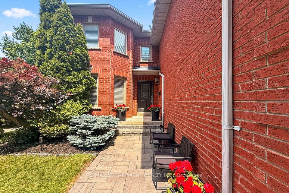 1839 Fellen Place, Mississauga, ON L5J 4S4 – photo 3