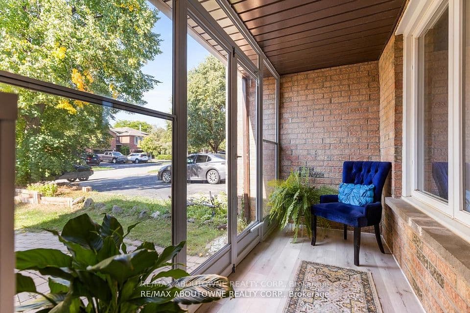 1118 Avondale Drive, Oakville, ON L6H 5L4 – photo 2