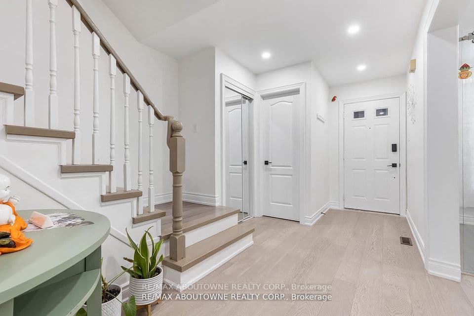 1118 Avondale Drive, Oakville, ON L6H 5L4 – photo 3