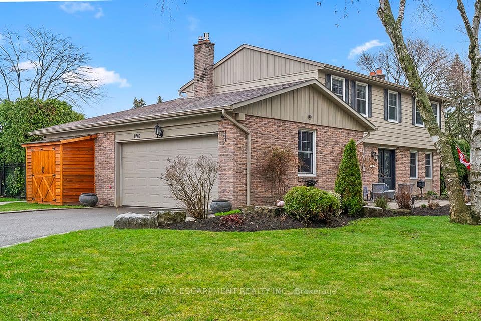 996 Cresthampton Lane, Mississauga, ON L5H 2X1 – photo 3