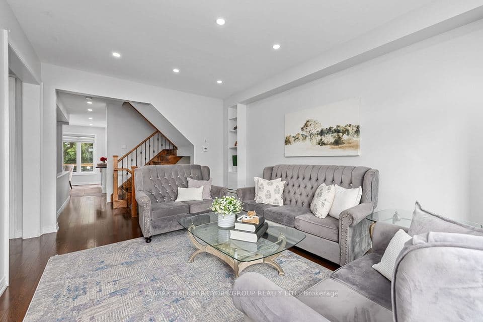 162 Bob Yuill Drive, Toronto, ON M9M 0B1 – photo 3