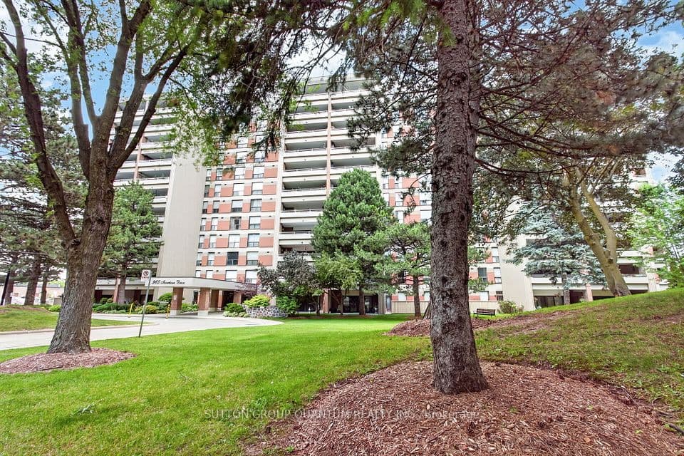 965 Inverhouse Drive 504, Mississauga, ON L5J 4B4 – main photo