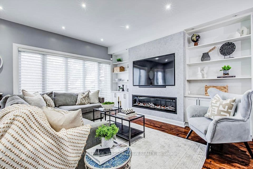 888 Fourth Street, Mississauga, ON L5E 1J6 – main photo