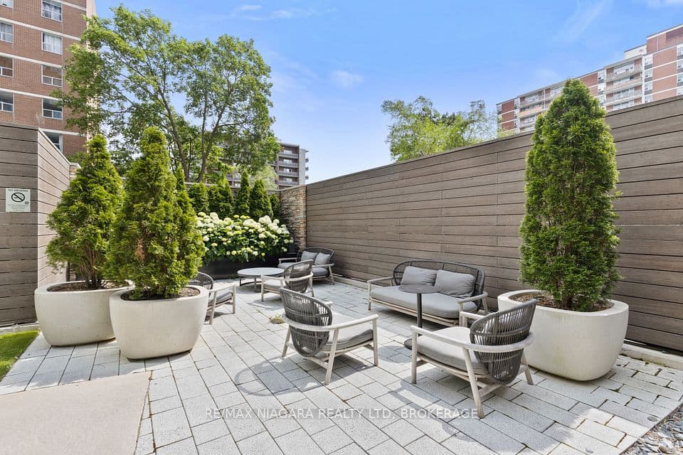 21 Park Street E 717, Mississauga, ON L5G 1L7 – photo 2