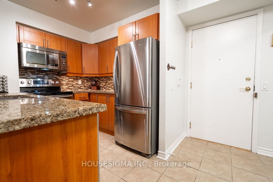 35 Kingsbridge Garden Circle 513, Mississauga, ON L5R 3Z5 – photo 3