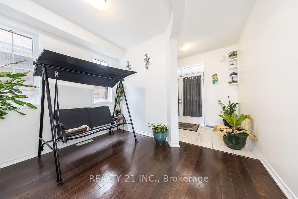 54 Tysonville Circle, Brampton, ON L7A 4B1 – photo 3