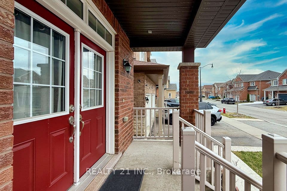 54 Tysonville Circle, Brampton, ON L7A 4B1 – photo 2