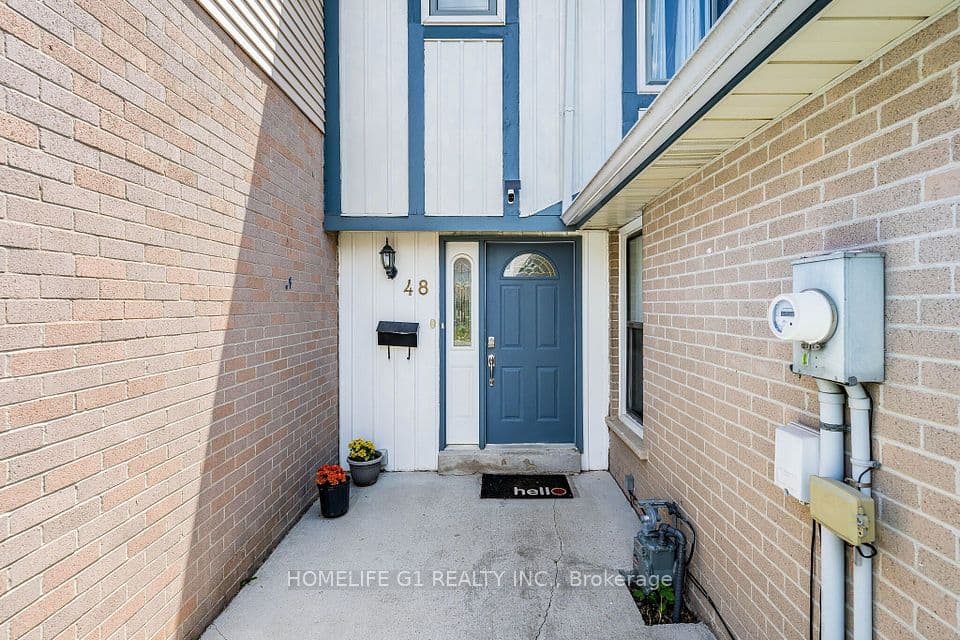 48 Thatcher Court, Brampton, ON L6Z 1C8 – photo 3