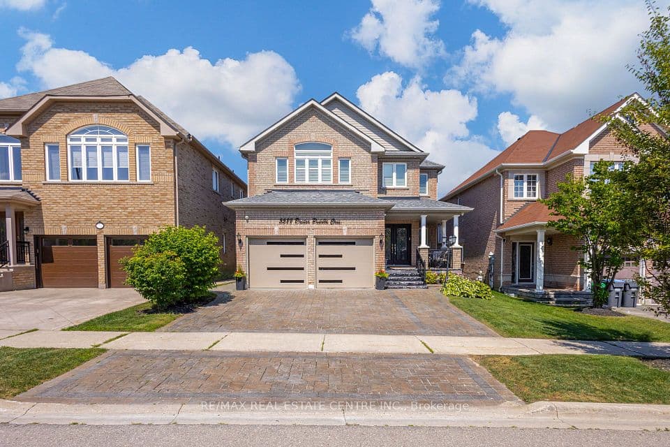 5588 Doctor Peddle Crescent, Mississauga, ON L5M 0K6 – main photo