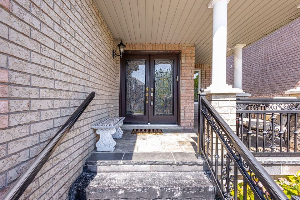 5588 Doctor Peddle Crescent, Mississauga, ON L5M 0K6 – photo 2
