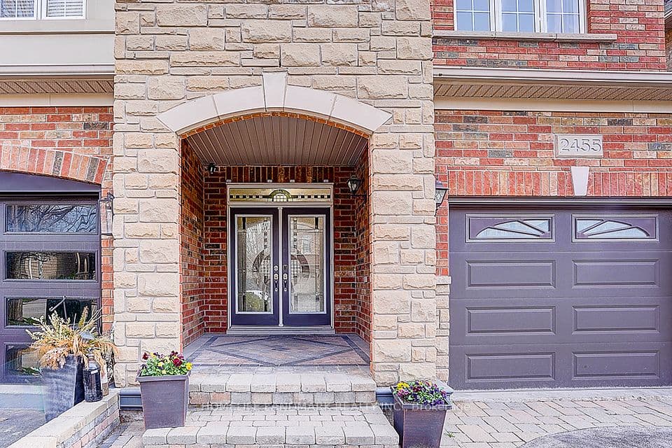 2455 Felhaber Crescent, Oakville, ON L6H 7N8 – photo 2