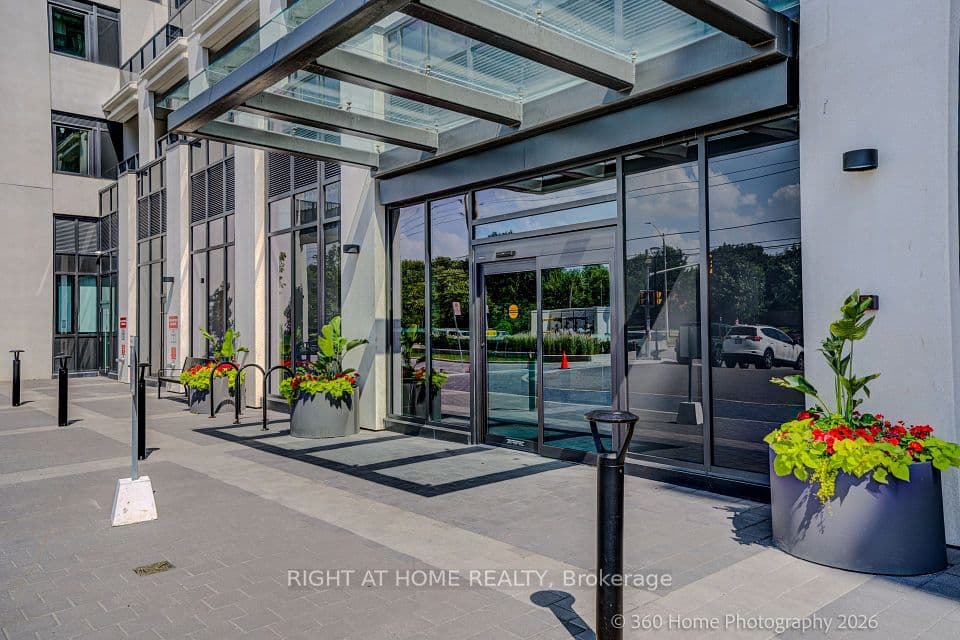 202 Burnhamthorpe Road E 505, Mississauga, ON L5A 0B2 – main photo