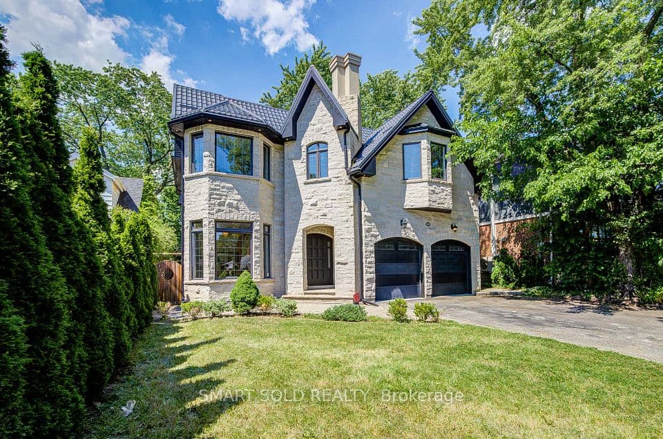 201 Burnhamthorpe Road, Toronto, ON M9B 1Z2 – main photo